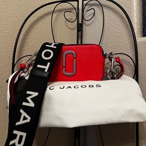 Marc Jacobs Snapshot Purse (Hot Pink)